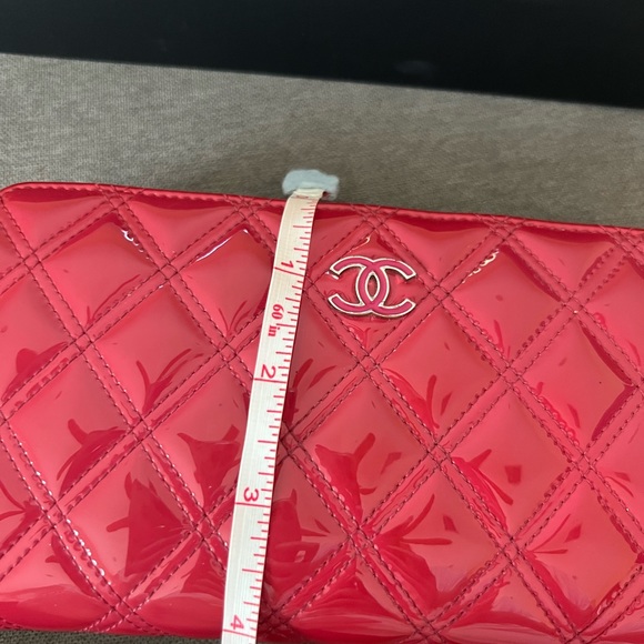 Chanel gusset zip wallet - Picture 10 of 13